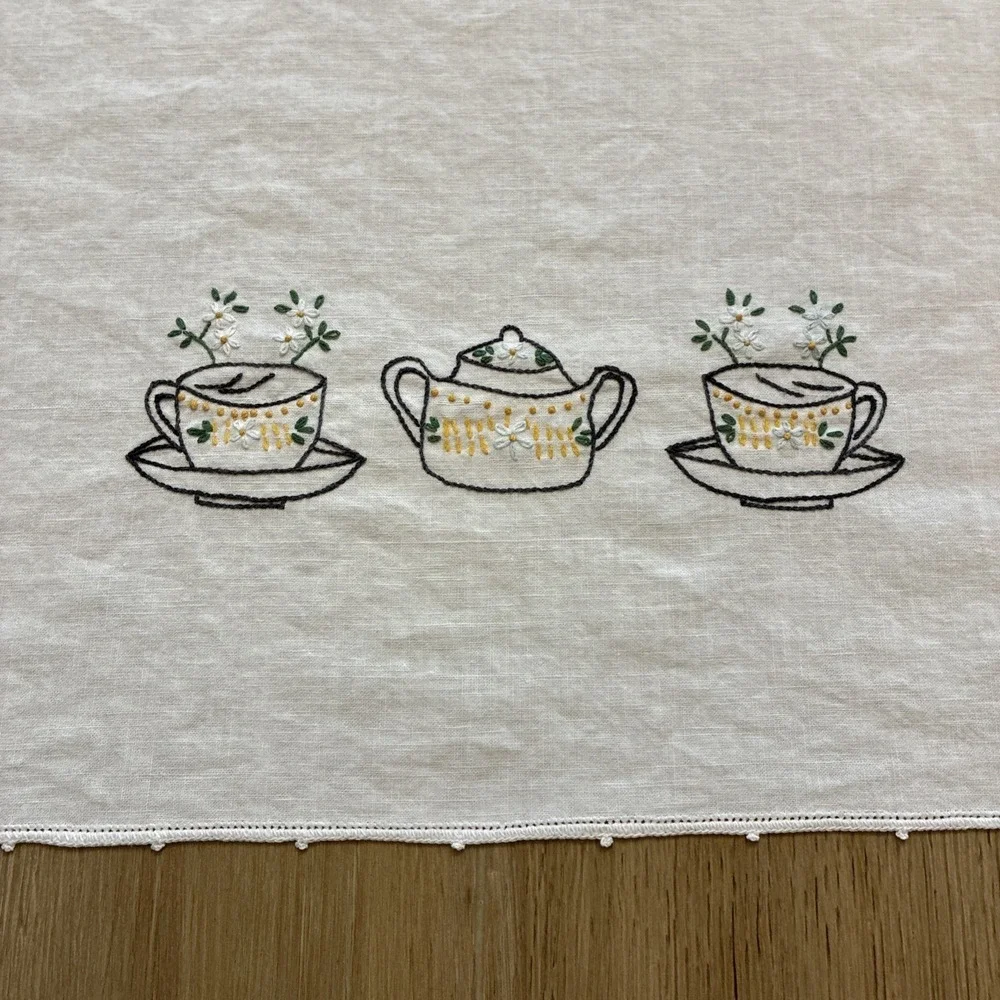 N/A tablecloth has
